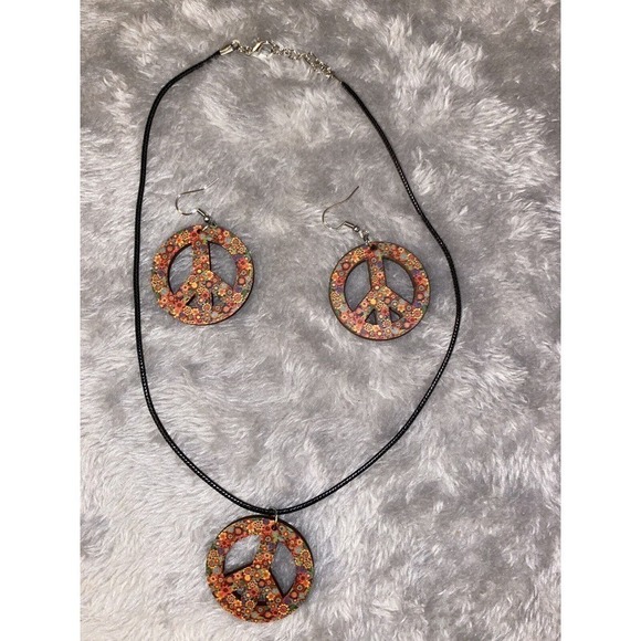 Be On Trend With This Boho Style Necklace And Earrings Peace Sign Made Of Wood - Picture 1 of 6